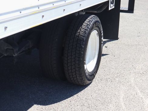 Used 2015 Ford E-450 and Econoline 450 Super Duty RWD image 40