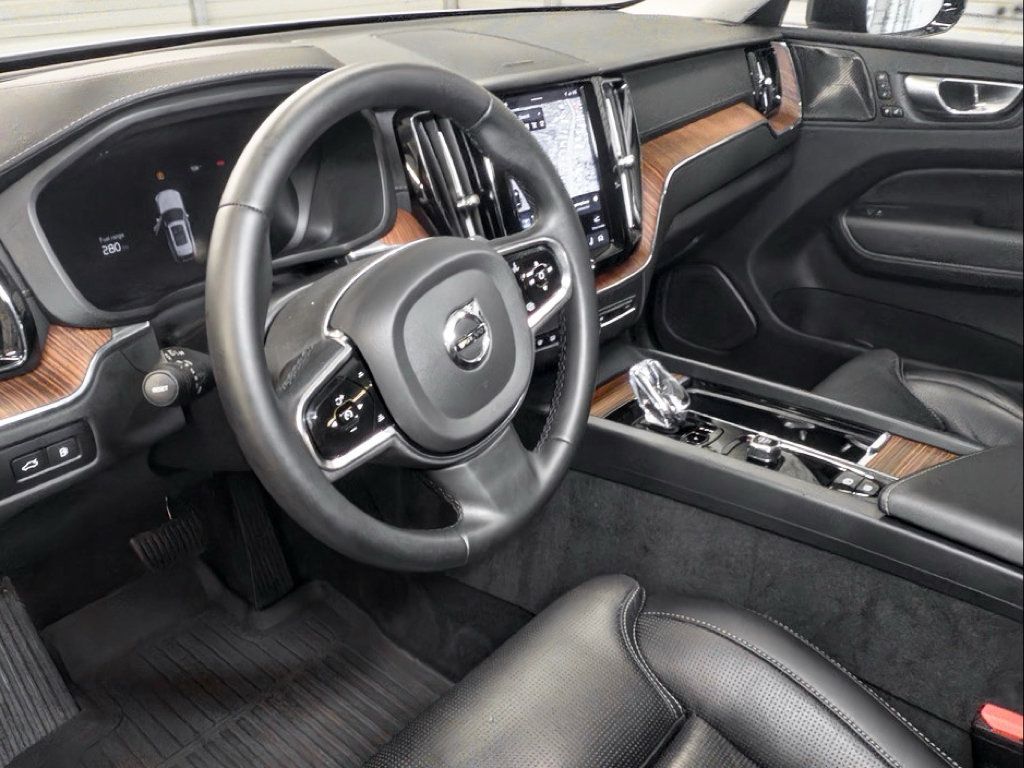 Used 2024 Volvo XC60 T8 Ultimate w/ Protection Package Premier AWD/4WD image 19