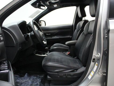 Used 2020 Mitsubishi Outlander LE image 7