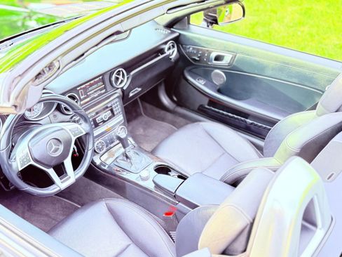 Used 2014 Mercedes-Benz SLK 350 image 11