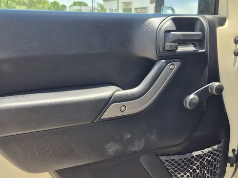 Used 2012 Jeep Wrangler Sport w/ Connectivity Group AWD/4WD image 6