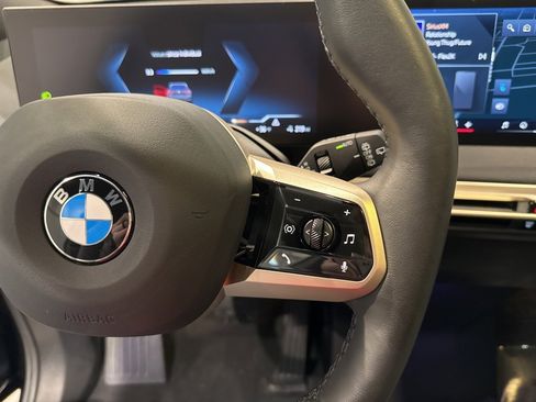 Used 2026 BMW iX xDrive60 w/ Premium Package image 27