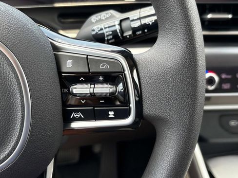 New 2026 Kia Carnival LX image 24