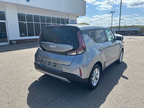 Used 2024 Kia Soul LX w/ Option Group 015 FWD image 8