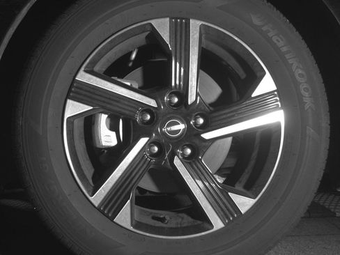 Used 2025 Nissan Sentra SV image 12