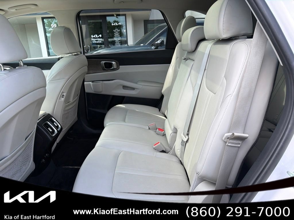 Certified 2023 Kia Sorento S w/ Panoramic Sunroof Package AWD/4WD image 18