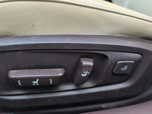 Used 2016 Lexus ES 350 w/ Premium Package w/Wood Trim FWD image 8