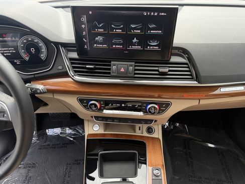 Used 2021 Audi Q5 2.0T Premium Plus w/ Premium Plus Package AWD/4WD image 24