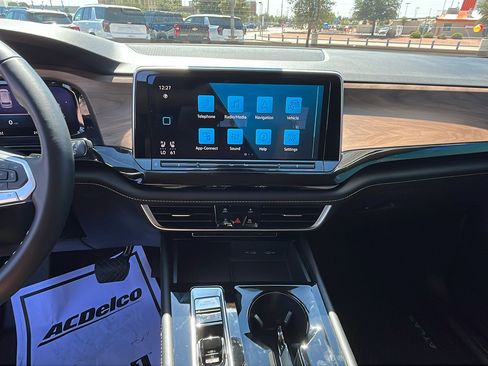 Used 2024 Volkswagen Atlas SE w/ Black Wheel Package image 19