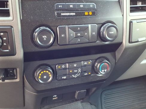 Used 2022 Ford F250 XL w/ Power Equipment Group AWD/4WD image 25