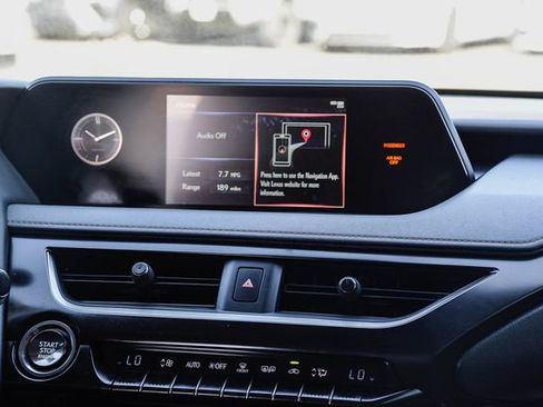 Used 2022 Lexus UX 200 image 15