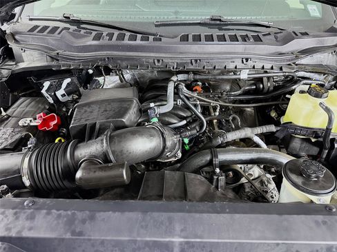 Used 2024 Ford F250 Lariat w/ Chrome Package image 31