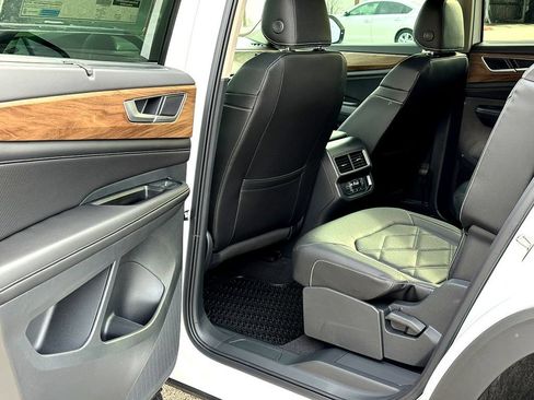 New 2026 Volkswagen Atlas SE FWD image 16