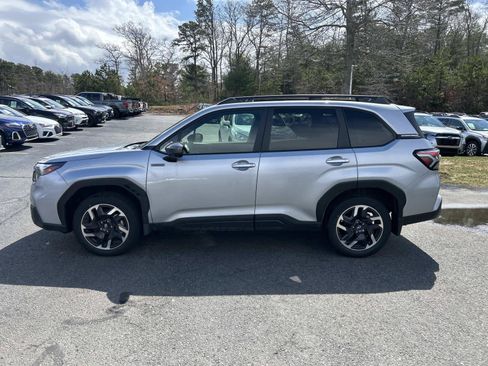 Used 2025 Subaru Forester Premium AWD/4WD image 6