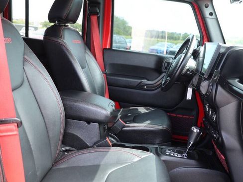 Used 2018 Jeep Wrangler Unlimited Rubicon AWD/4WD image 14