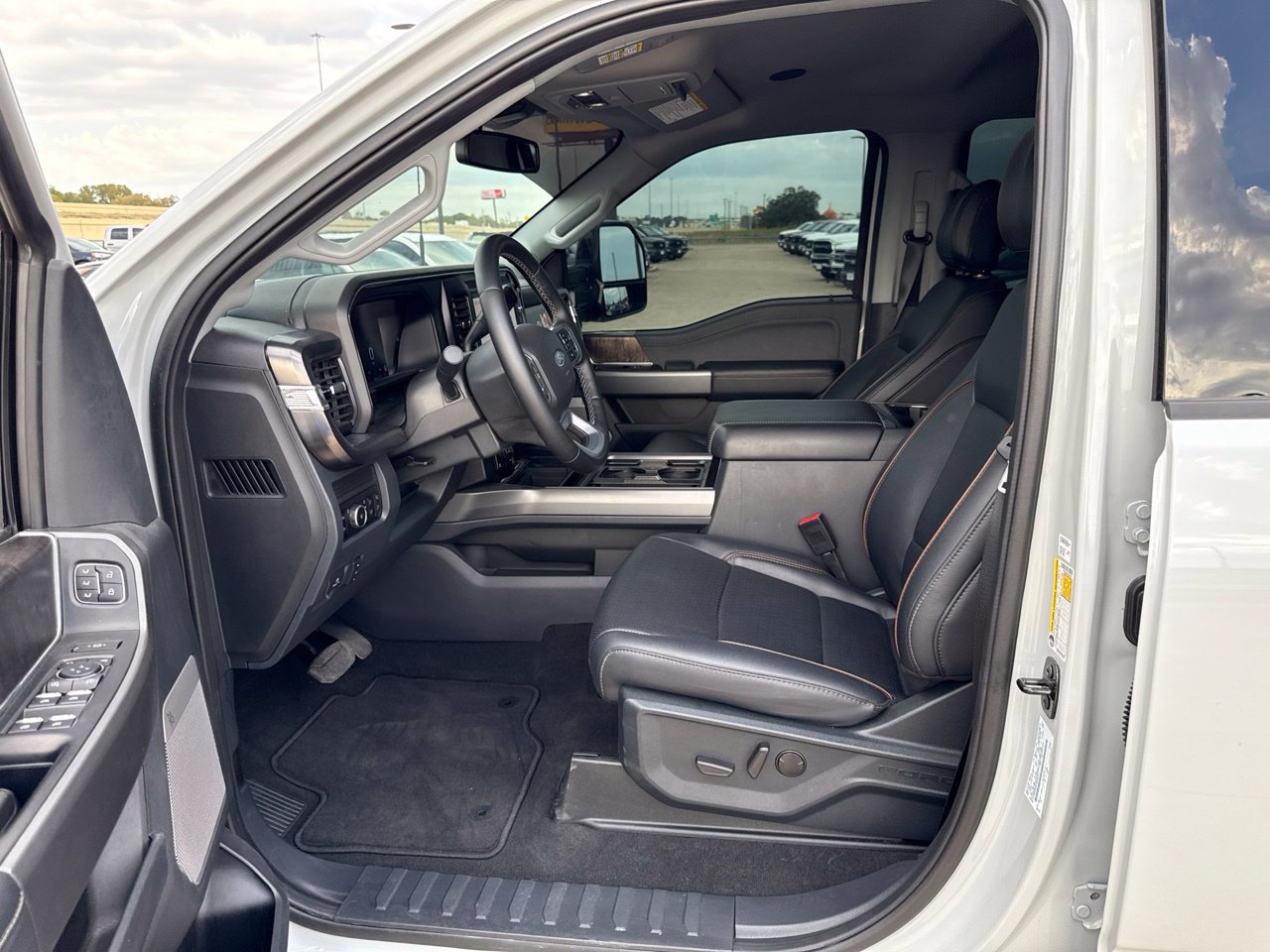 Used 2026 Ford F250 Lariat w/ Tremor Off-Road Package AWD/4WD image 19