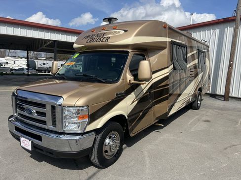 Used 2017 Ford E-450 and Econoline 450 Super Duty w/ Motorhome Prep Package RWD image 3