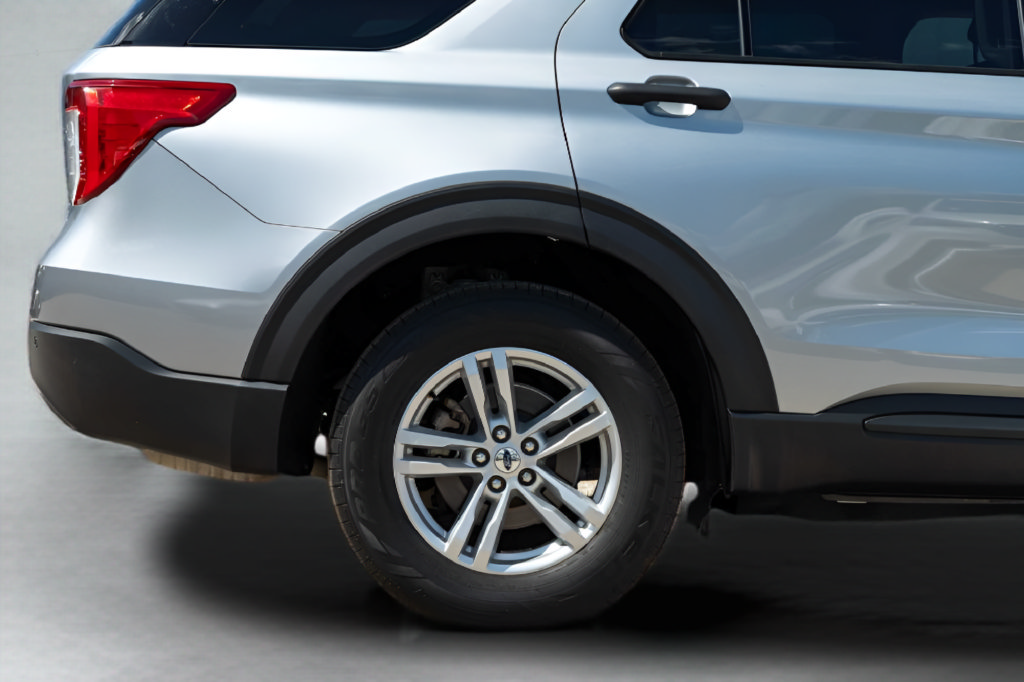 Used 2023 Ford Explorer 4WD image 7