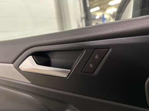 Used 2024 Volkswagen Jetta SE image 10