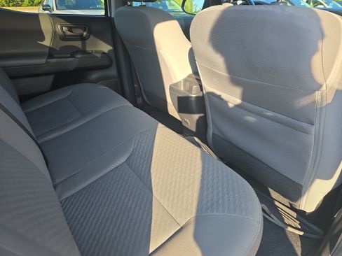 Used 2022 Toyota Tacoma SR w/ SR Convenience Package RWD image 11
