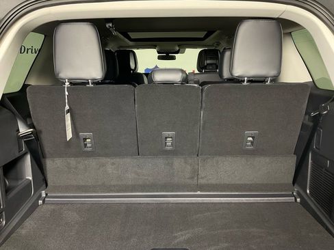 New 2026 Ford Expedition Platinum image 11