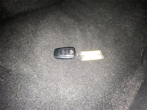 Used 2020 Toyota RAV4 XLE w/ Convenience Package image 30