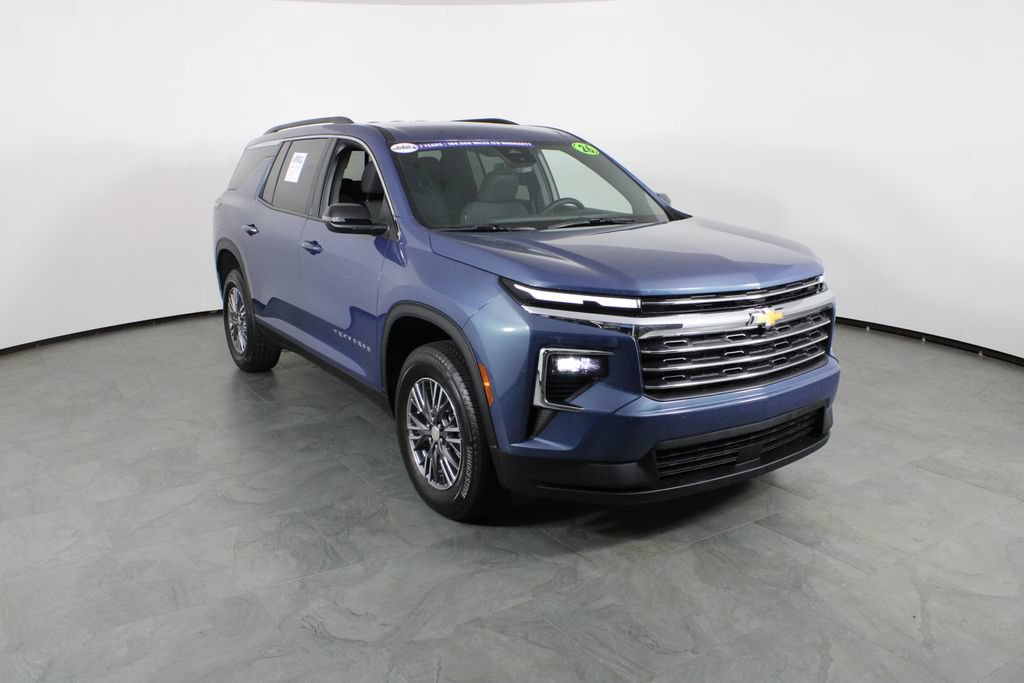 Used 2026 Chevrolet Traverse LT FWD image 4