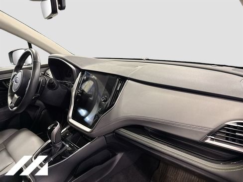 Used 2025 Subaru Outback Onyx Edition AWD/4WD image 32
