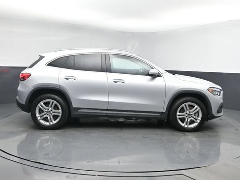 Used 2021 Mercedes-Benz GLA 250 4MATIC image 3