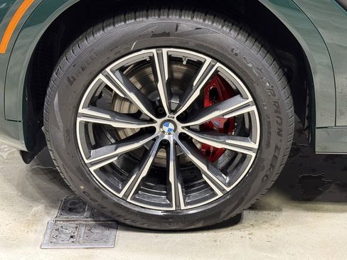 New 2026 BMW X6 xDrive40i w/ Climate Comfort Package image 4