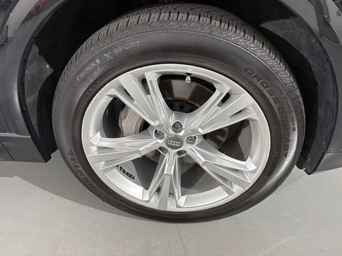 Used 2019 Audi Q8 Premium Plus AWD/4WD image 16