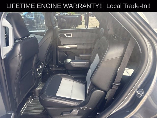 Used 2023 Ford Explorer XLT w/ Equipment Group 202A AWD/4WD image 29