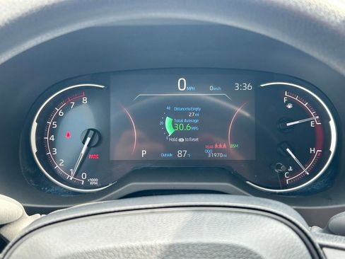 Certified 2025 Toyota RAV4 XLE FWD image 31