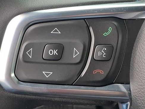 Used 2025 Jeep Wrangler Unlimited Sahara AWD/4WD image 21