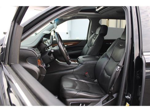 Used 2016 Cadillac Escalade ESV Luxury image 8
