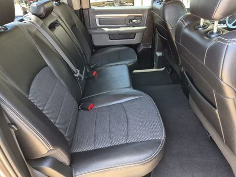 Used 2018 RAM 1500 SLT RWD image 17