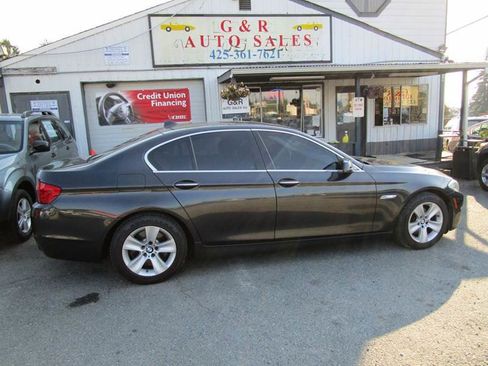 Used 2011 BMW 528i Sedan image 1
