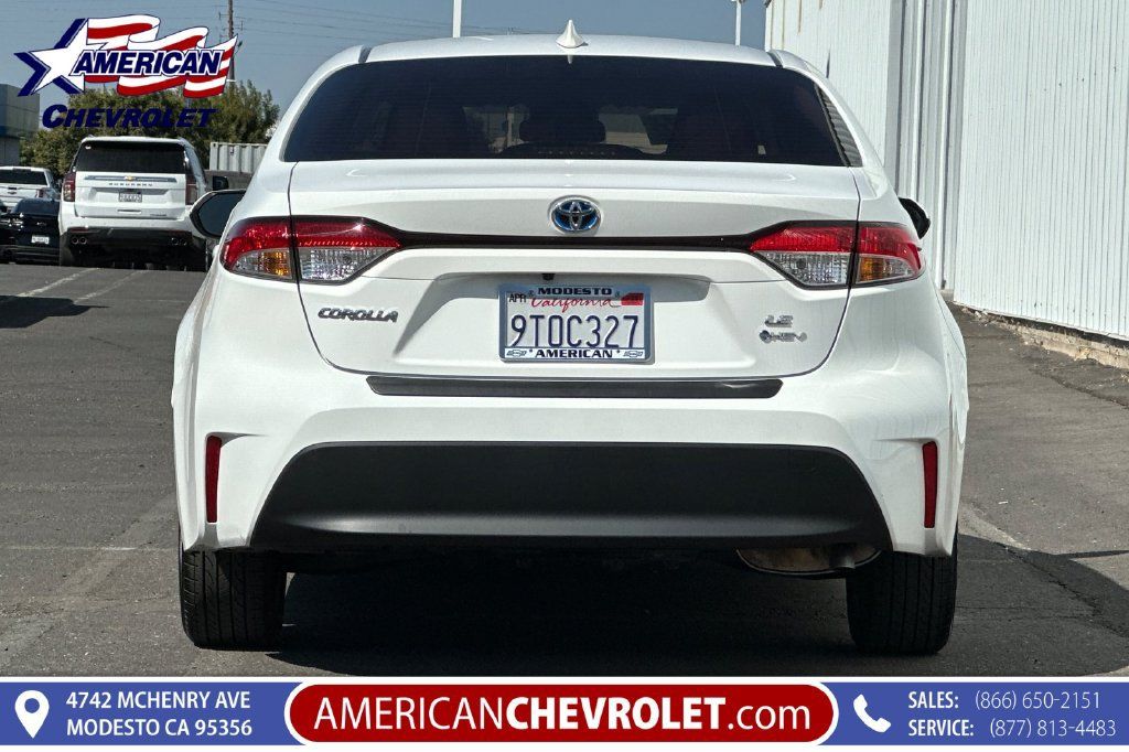 Used 2025 Toyota Corolla LE FWD image 5