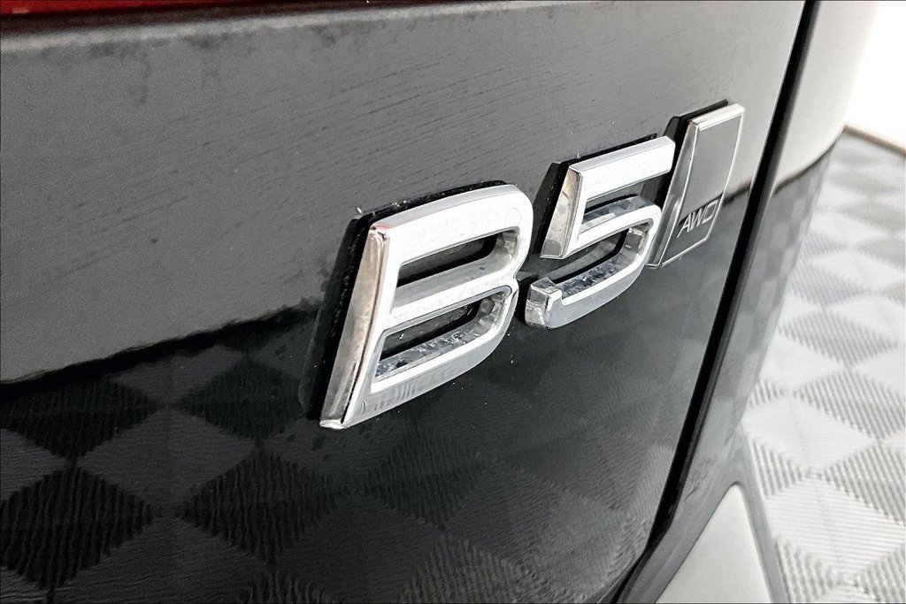 Used 2024 Volvo XC60 B5 Plus w/ Protection Package Premier AWD/4WD image 14