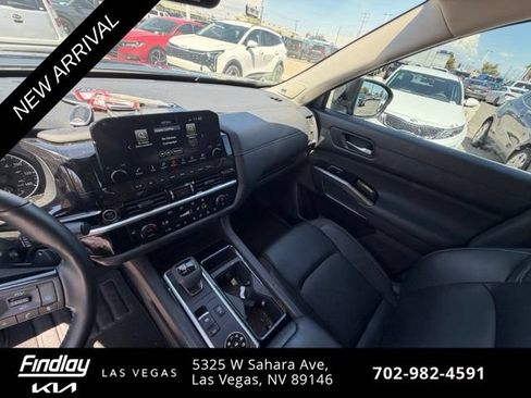 Used 2024 Nissan Pathfinder SL w/ SL Premium Package AWD/4WD image 12