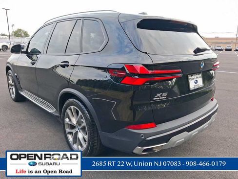 Used 2024 BMW X5 xDrive40i w/ Premium Package AWD/4WD image 5