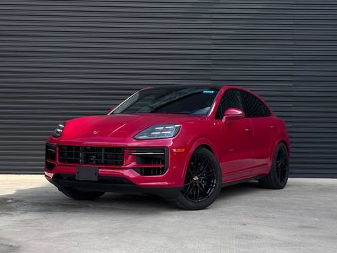 Certified 2025 Porsche Cayenne Coupe AWD/4WD image 1
