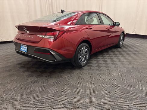Certified 2024 Hyundai Elantra SEL image 5