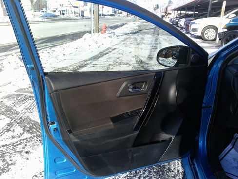 Used 2018 Toyota Corolla iM image 15