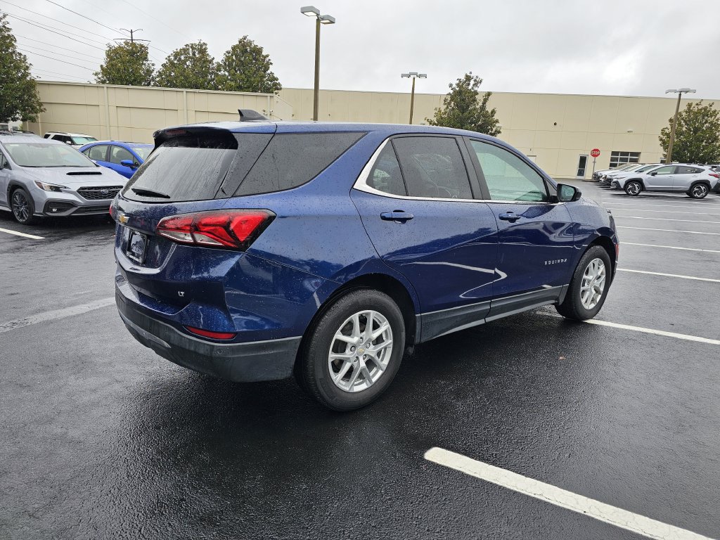 Used 2022 Chevrolet Equinox LT w/ Driver Convenience Package FWD image 3