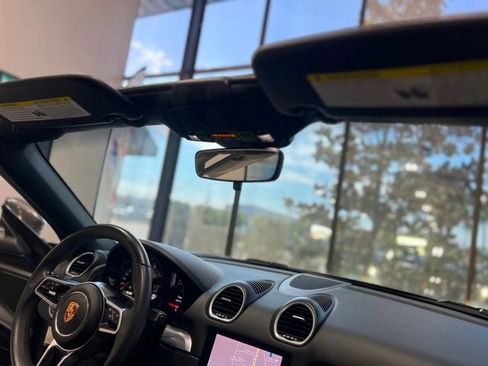 Used 2017 Porsche 718 Boxster image 30