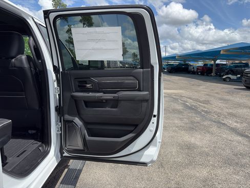 New 2026 RAM 2500 Limited AWD/4WD image 16