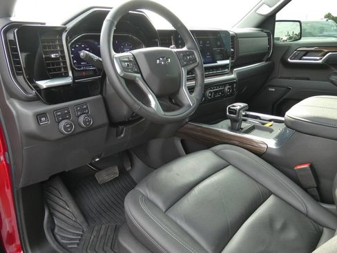 Certified 2025 Chevrolet Silverado 1500 RST AWD/4WD image 23