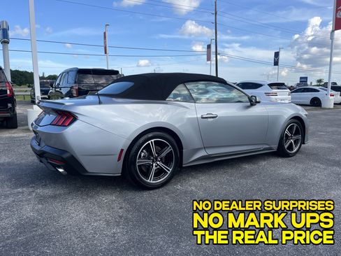 Used 2025 Ford Mustang Premium RWD image 2