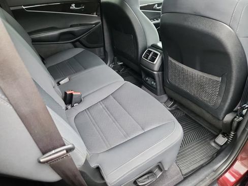 Used 2016 Kia Sorento AWD w/ LX Convenience Package image 29